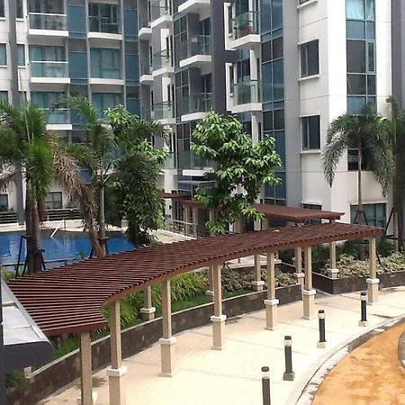 Palm Tree Genlex Condo Manila Exterior photo